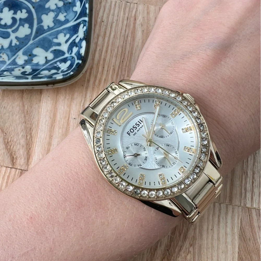 Fossil ladies gold tone watch NEW BATTERY